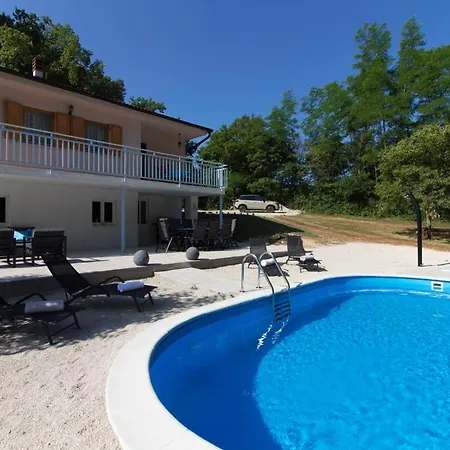 Charming Prisca With Pool And Nice View Of The Wood Ruzici (Sveta Nedelja)
