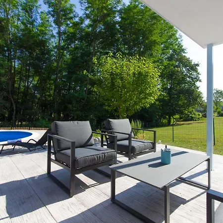 Charming Prisca With Pool And Nice View Of The Wood Ruzici (Sveta Nedelja)